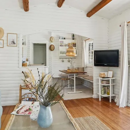 Amazing In Sjllands Odde With Wifi And 2 Bedrooms Ferienhaus