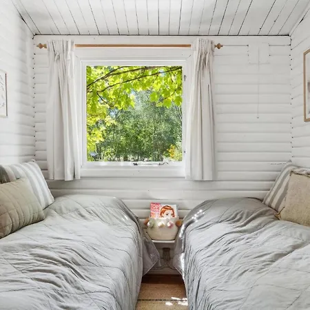Amazing In Sjllands Odde With Wifi And 2 Bedrooms Ferienhaus *