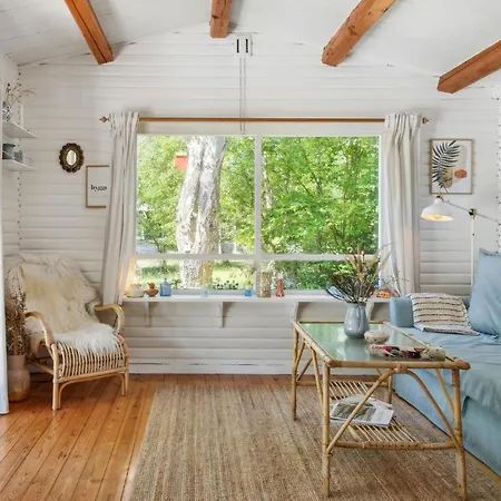 Amazing In Sjllands Odde With Wifi And 2 Bedrooms Ferienhaus *